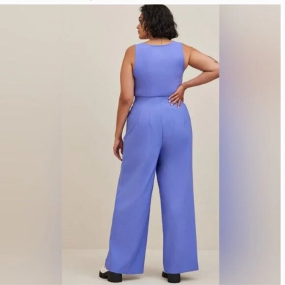 Torrid Pull-On‎ Wide Leg Studio Refined Crepe High-Rise Pants (1486) - Picture 2 of 11